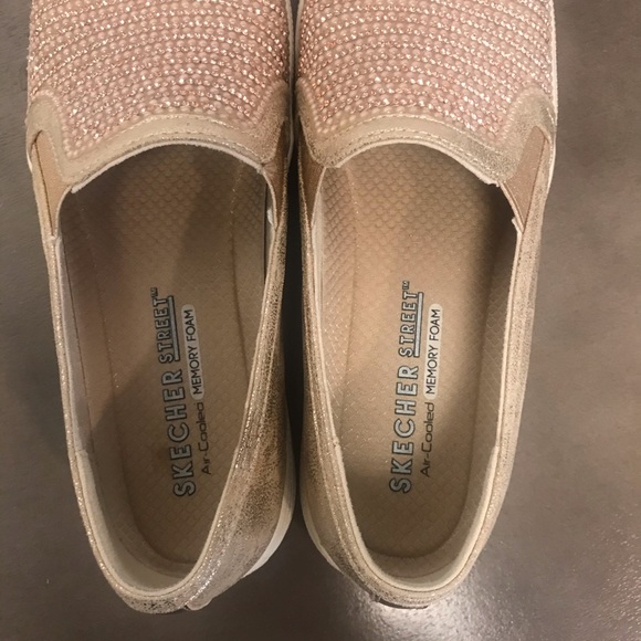 Sketchers shoes size 6.5 - Picture 6 of 8